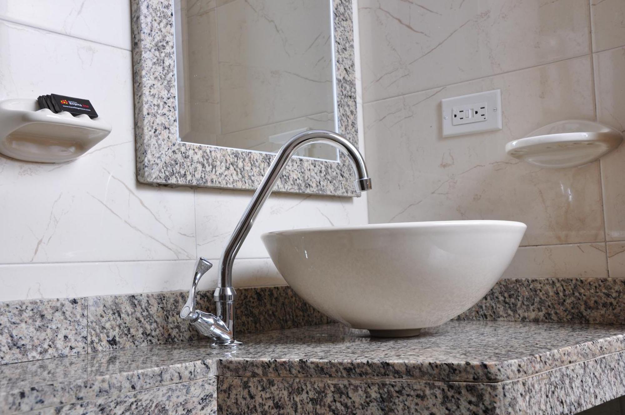 Hoteles Bogota Inn La Soledad Екстер'єр фото